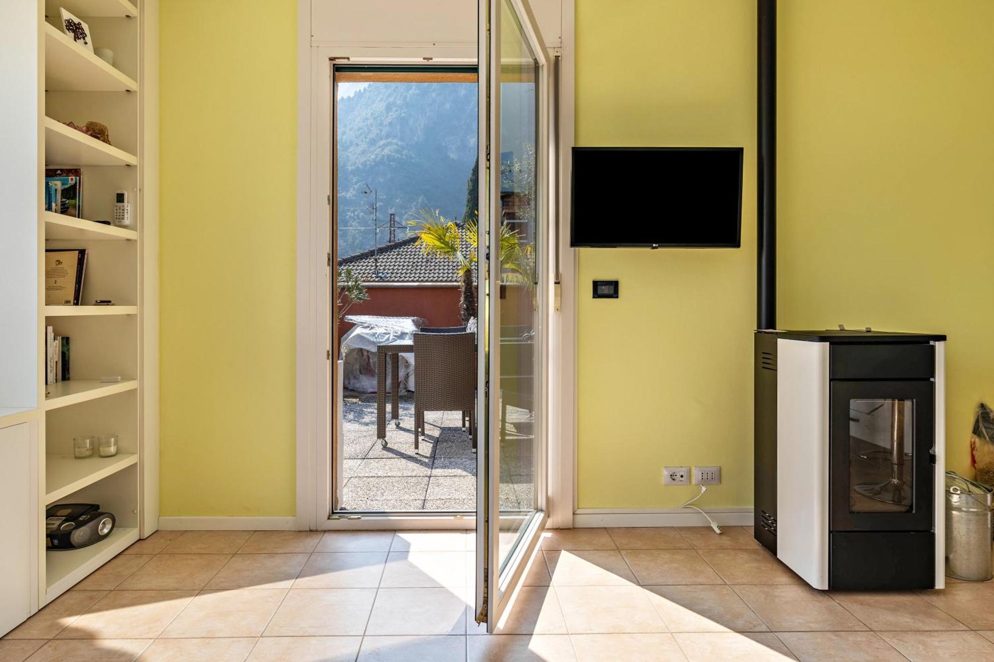 Casa Sara With Swimming Pool Apartment Riva del Garda Exterior foto