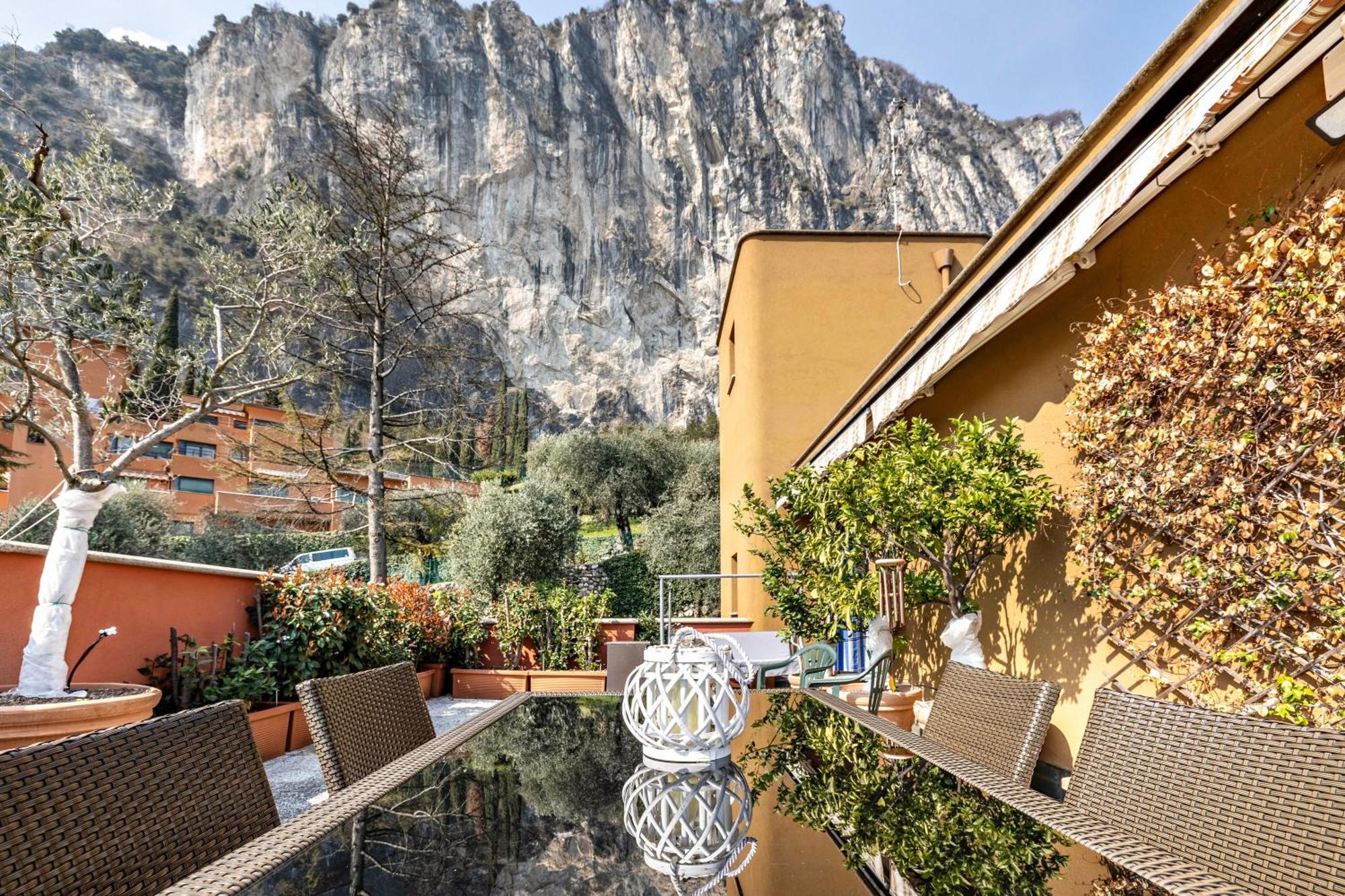 Casa Sara With Swimming Pool Apartment Riva del Garda Exterior foto