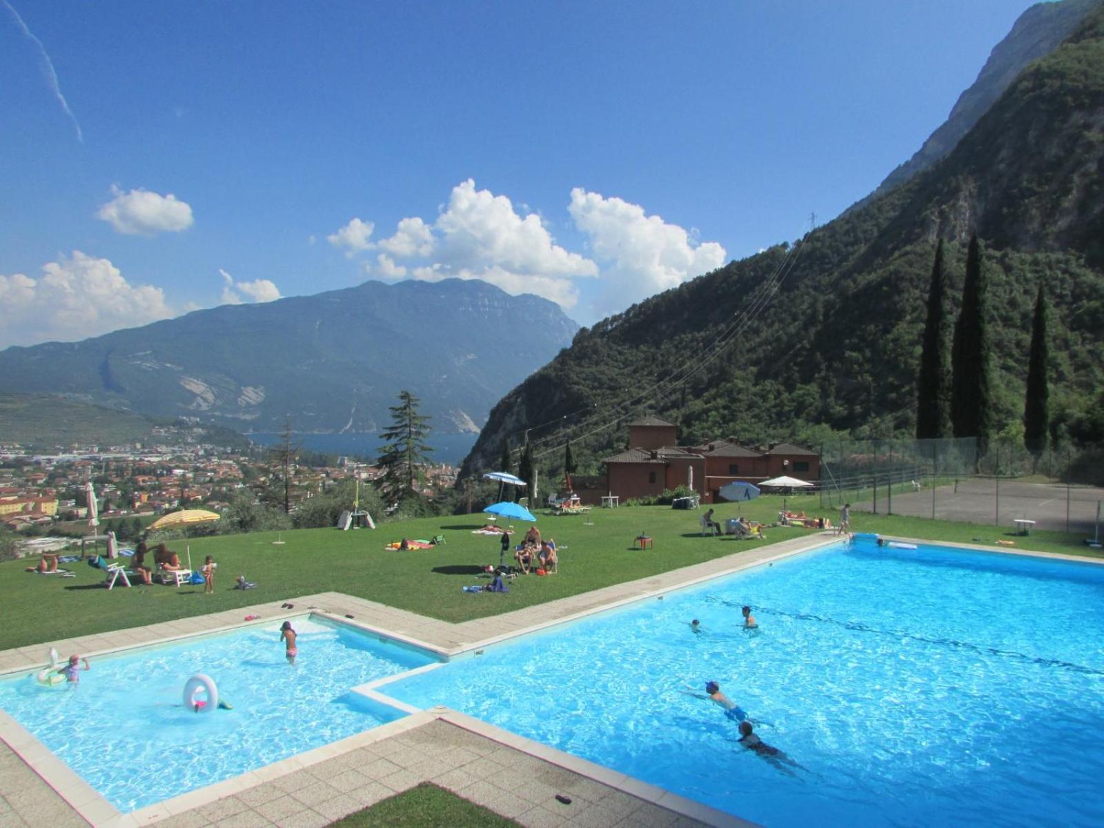 Casa Sara With Swimming Pool Apartment Riva del Garda Exterior foto